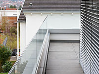 Balkonverkleidung aus Glas von Motzer Fenster in Dettenhausen